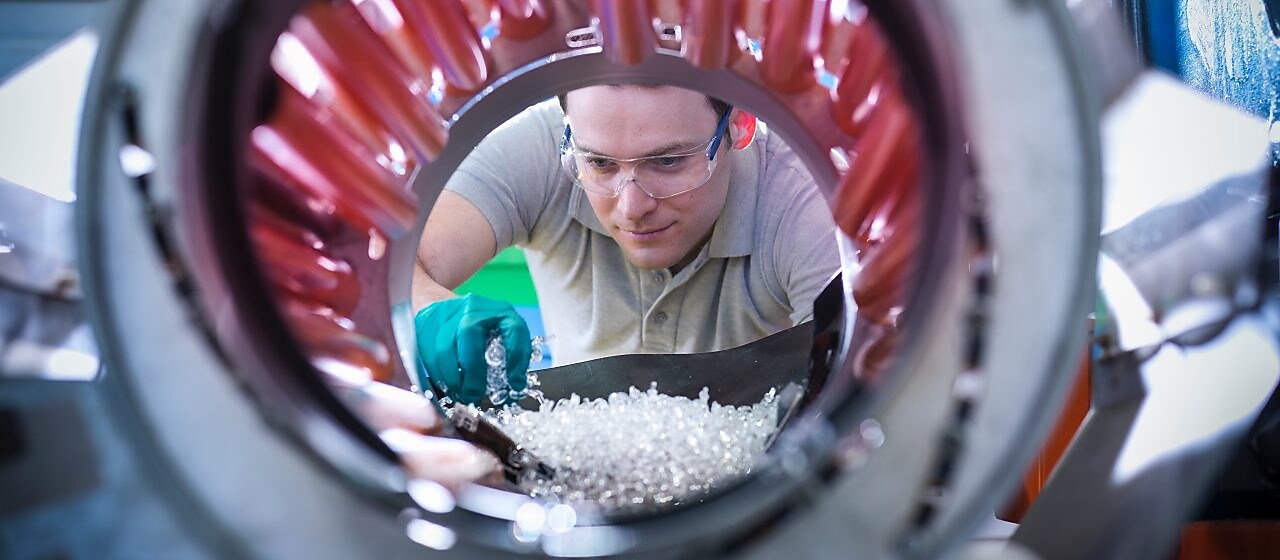 플라스틱 작업자의 생산성